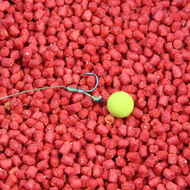 Feeder előke csalitüskével szakáll nélküli horoggal  8-as