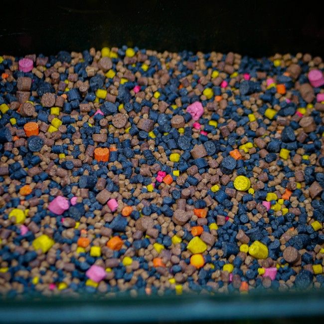 Stég Pva-Spod Mix 3-5-8mm 800g Sweet Spicy