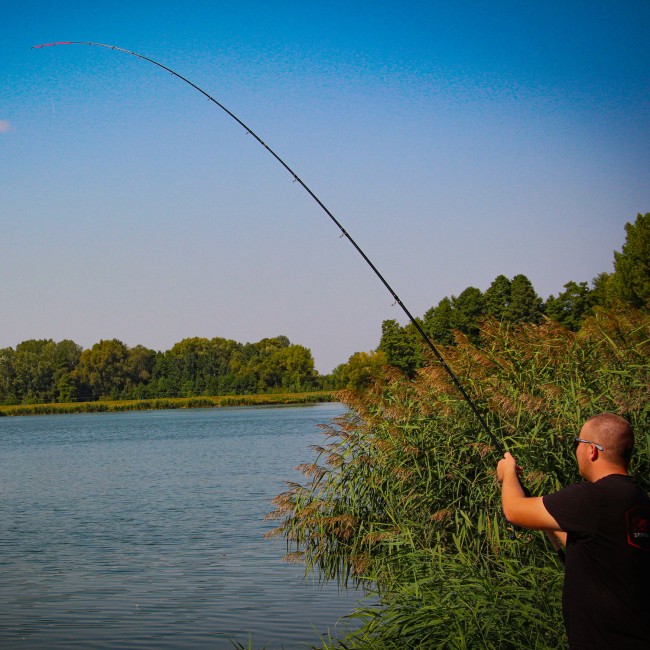 Stég Black Method Feeder 300MH 20-60g  AKCIÓ -30%